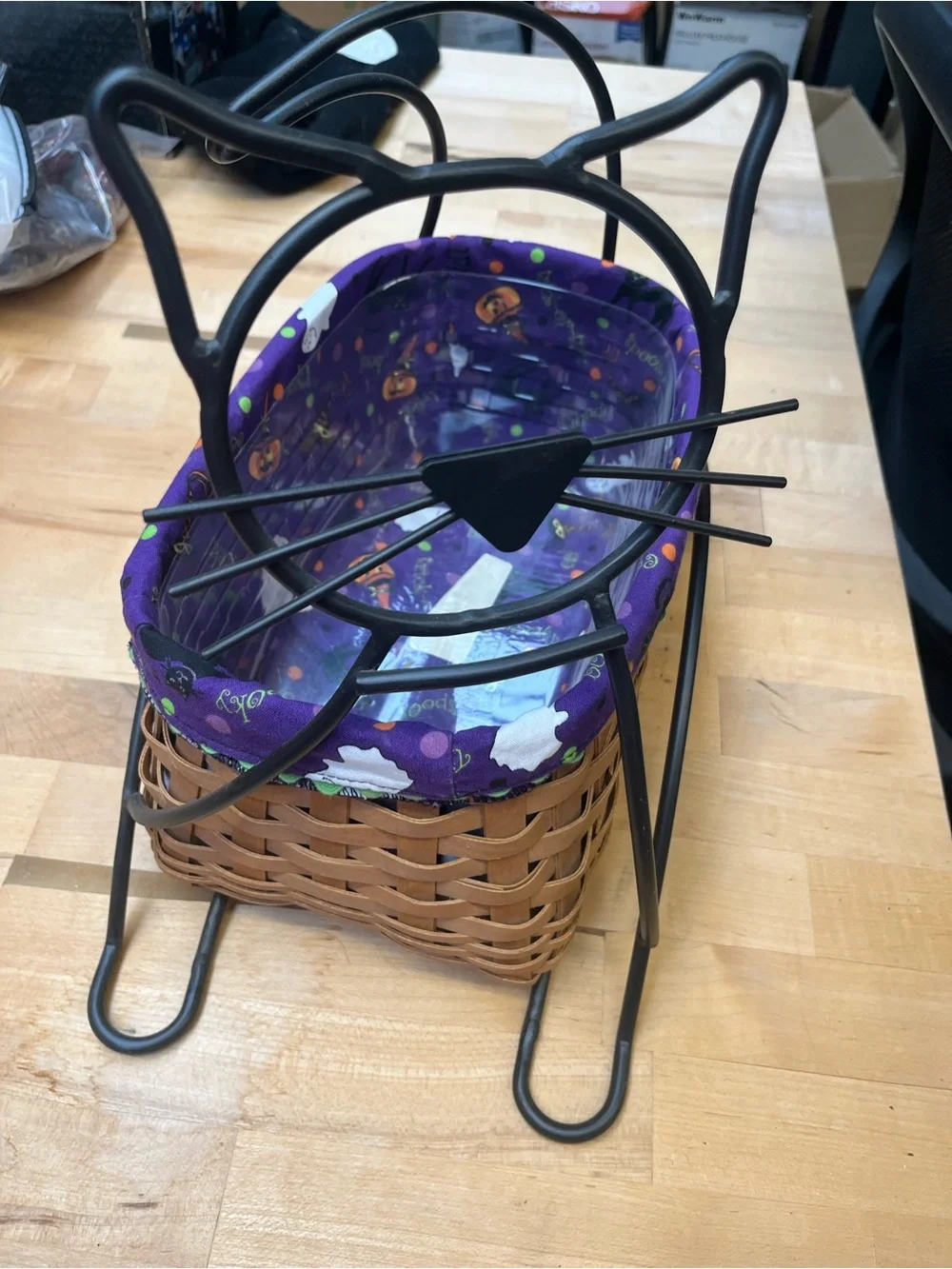 Longaberger 2009 Halloween Cat Basket :Wrought Iron/Liner /Protector/Lid